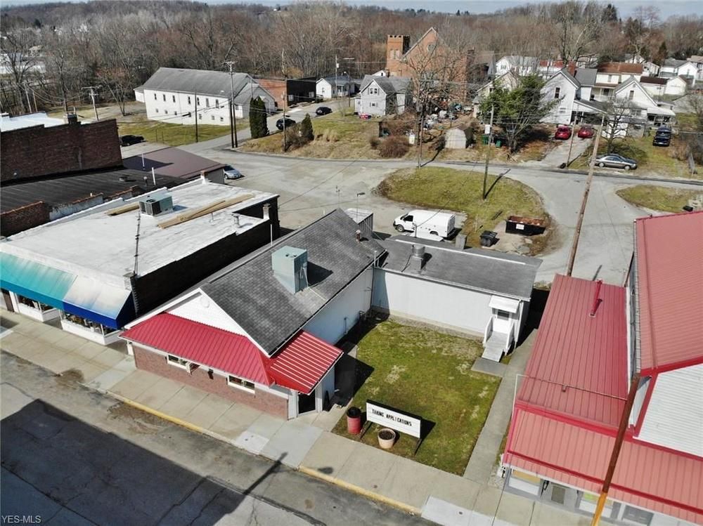 Peachs Place : 121 E Main St, Crooksville, OH 43731